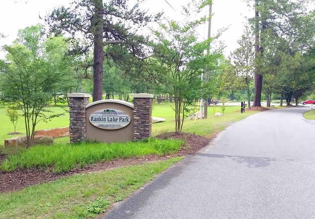 Ranking Lake Park entrance sign